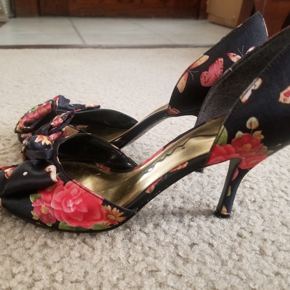 Nina Flower Dress Heels 7.5M - Picture 2 of 4